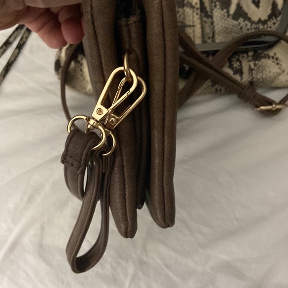 Bundle 2 small purses snake skin Jessica Simpson and small tan gold accents - Picture 3 of 5